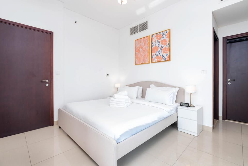 Lux BnB I 29 Burj BLVD I Downtown Views Apartment in Dubai
