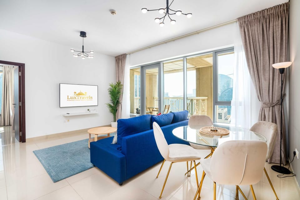Lux BnB I 29 Burj BLVD I Downtown Views Apartment in Dubai