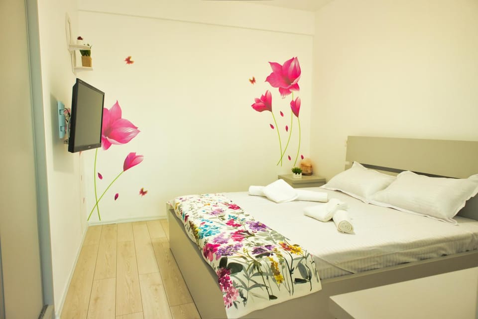 Bed, TV and multimedia, Photo of the whole room, Bedroom, Guests, heating, towels