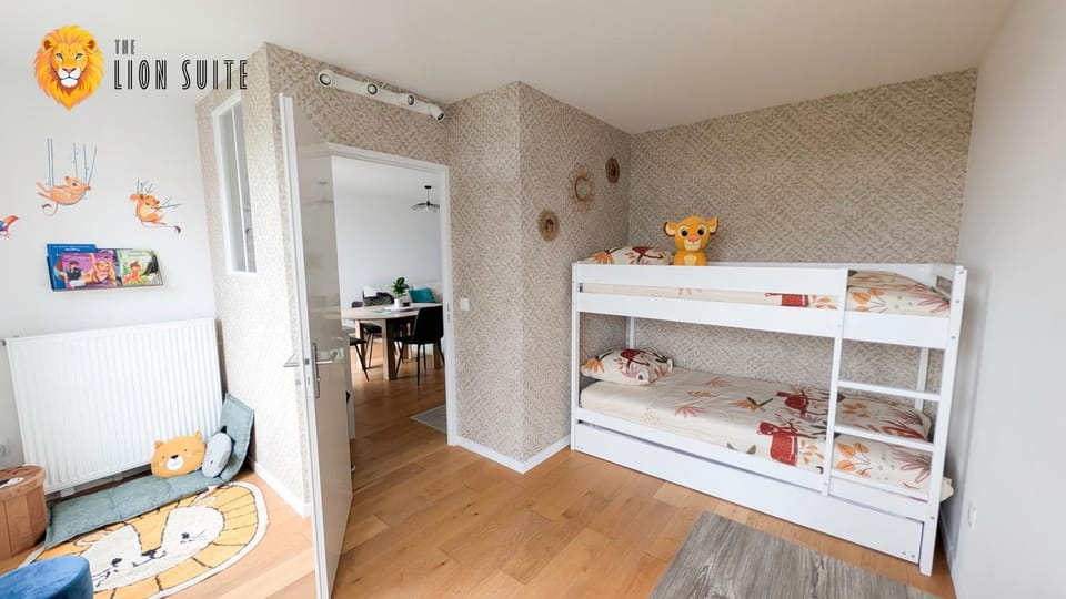 Bed, Photo of the whole room, Bedroom, bunk bed