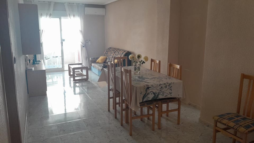 Living room, Dining area, heating, heating, air conditioner, air conditioner