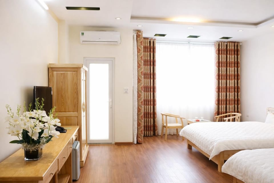 Bed, Photo of the whole room, Bedroom, air conditioner