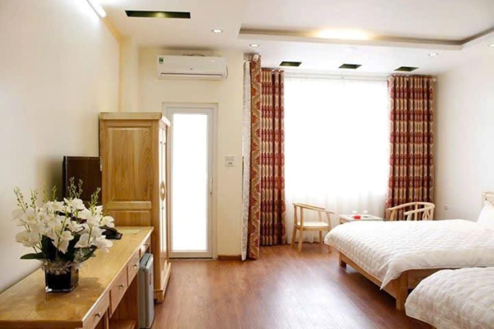 Bed, Bedroom, wardrobe, air conditioner