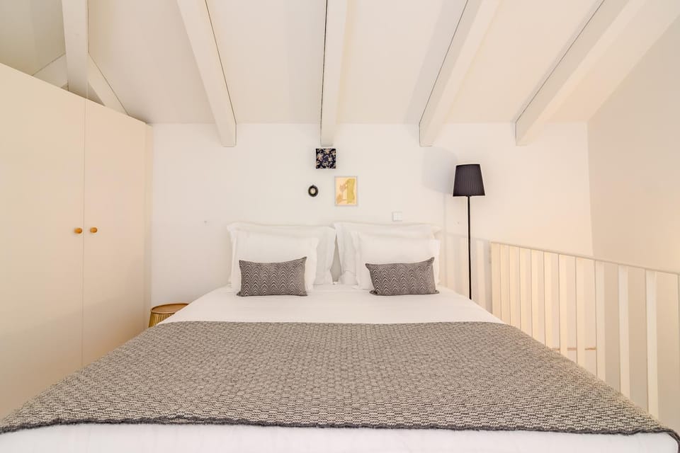 Bed, Photo of the whole room