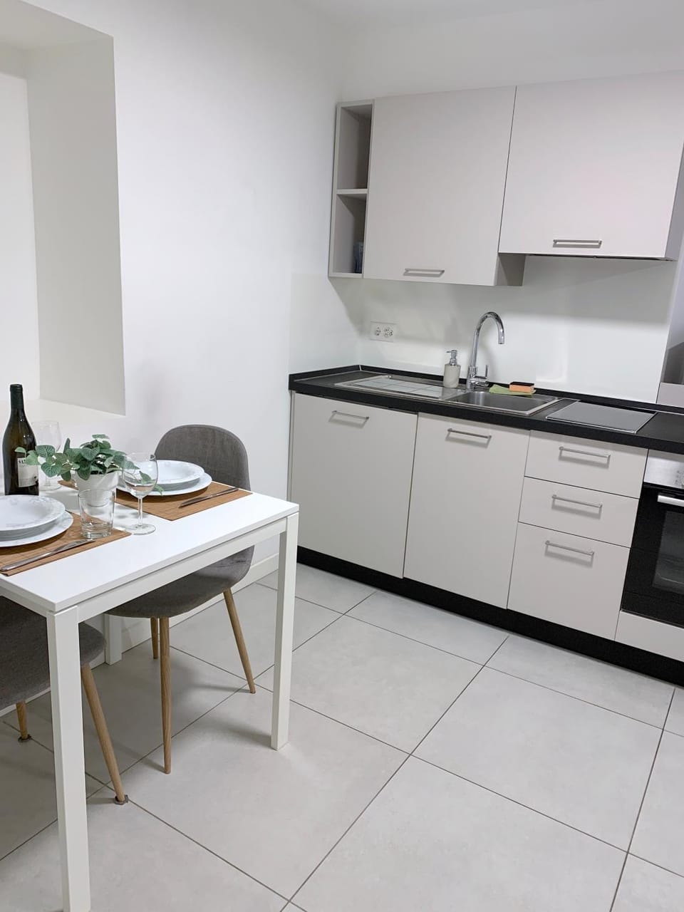Kitchen or kitchenette