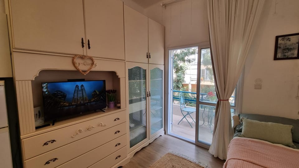 Lovely studio with balcony Apartment in Center District