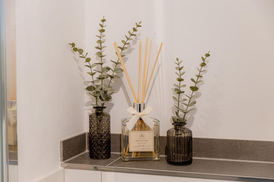 Bathroom, Decorative detail, Decorative detail