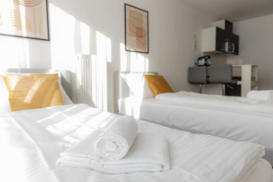 Bed, Bedroom