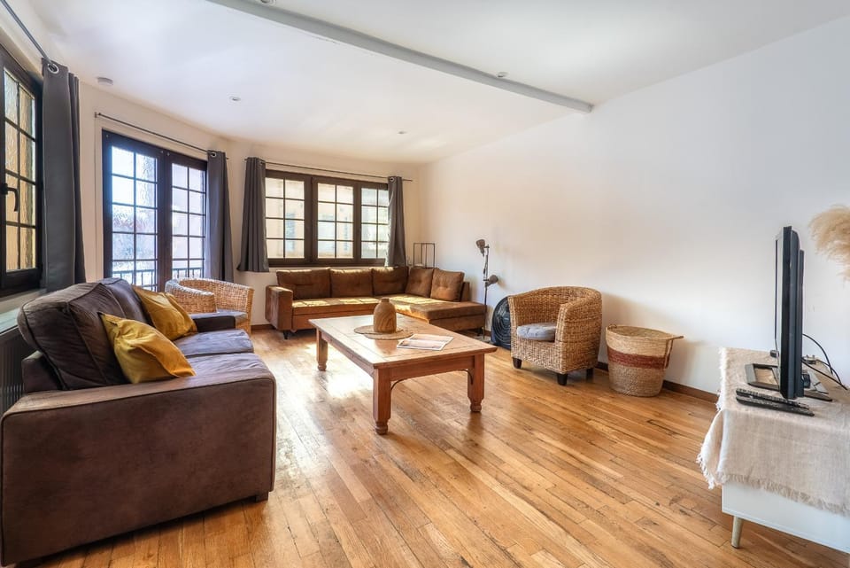 TV and multimedia, Living room, Seating area