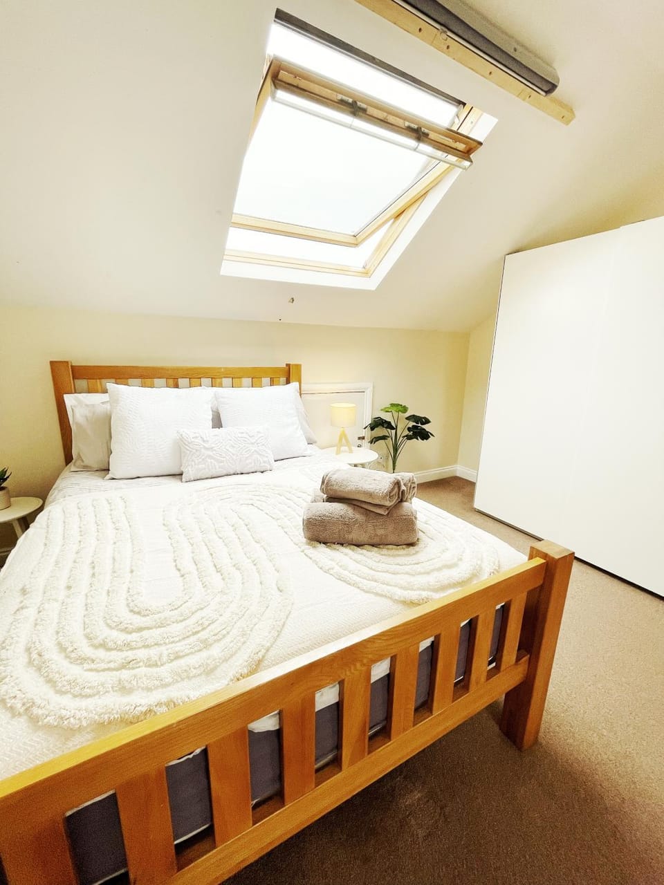 Liverpool Townhouse - 5 bedroom, Free Parking House in Liverpool