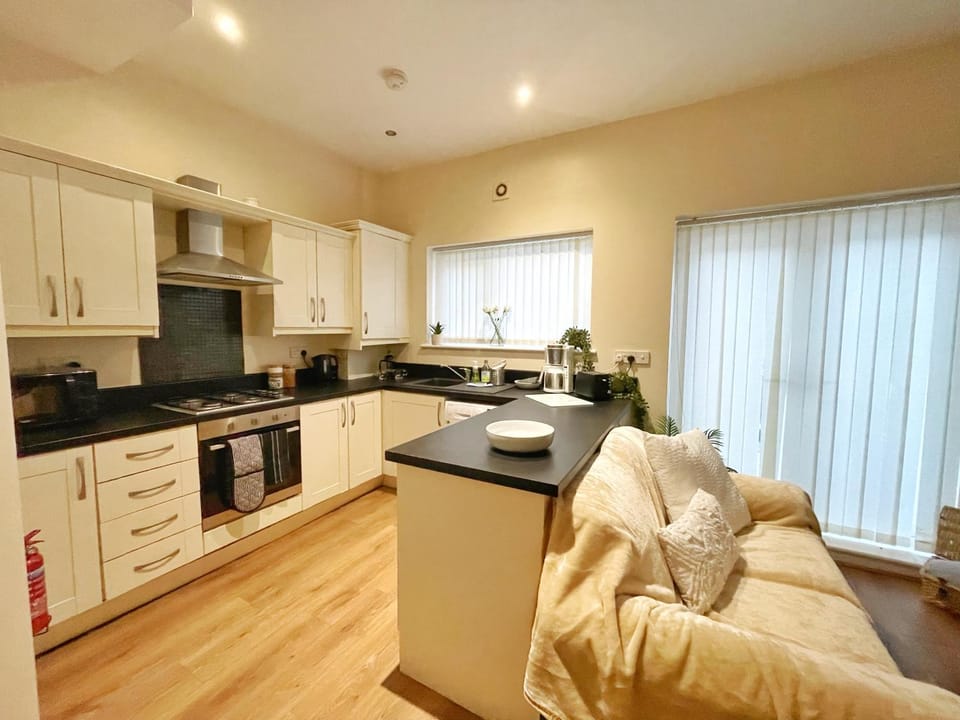 Liverpool Townhouse - 5 bedroom, Free Parking House in Liverpool