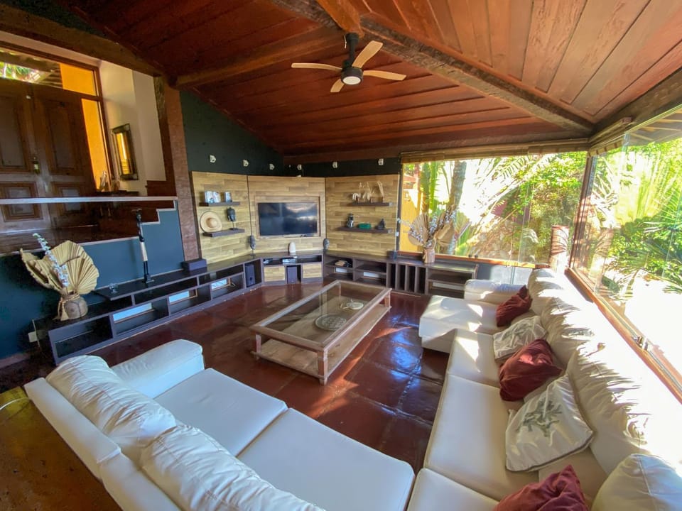 Communal lounge/ TV room, Living room, Seating area