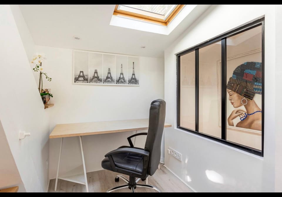 Business facilities, hair dresser
