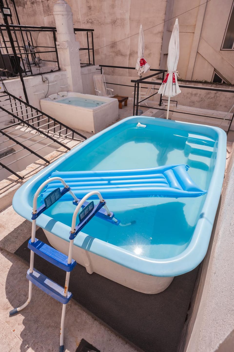 Off site, Hot Tub, Solarium, Swimming pool, internet