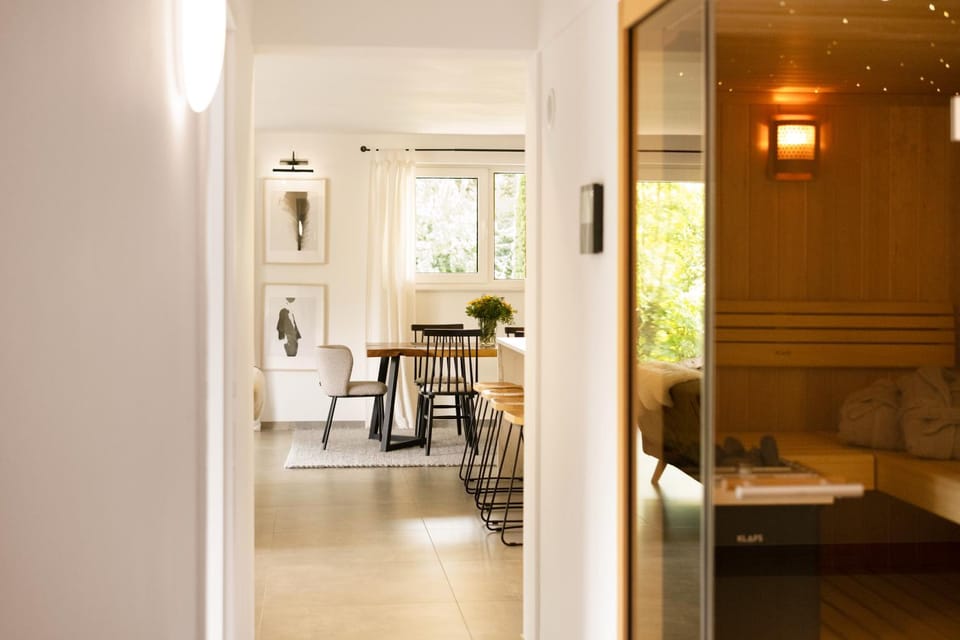 Sauna, Living room, Spa and wellness centre/facilities, Seating area, Dining area