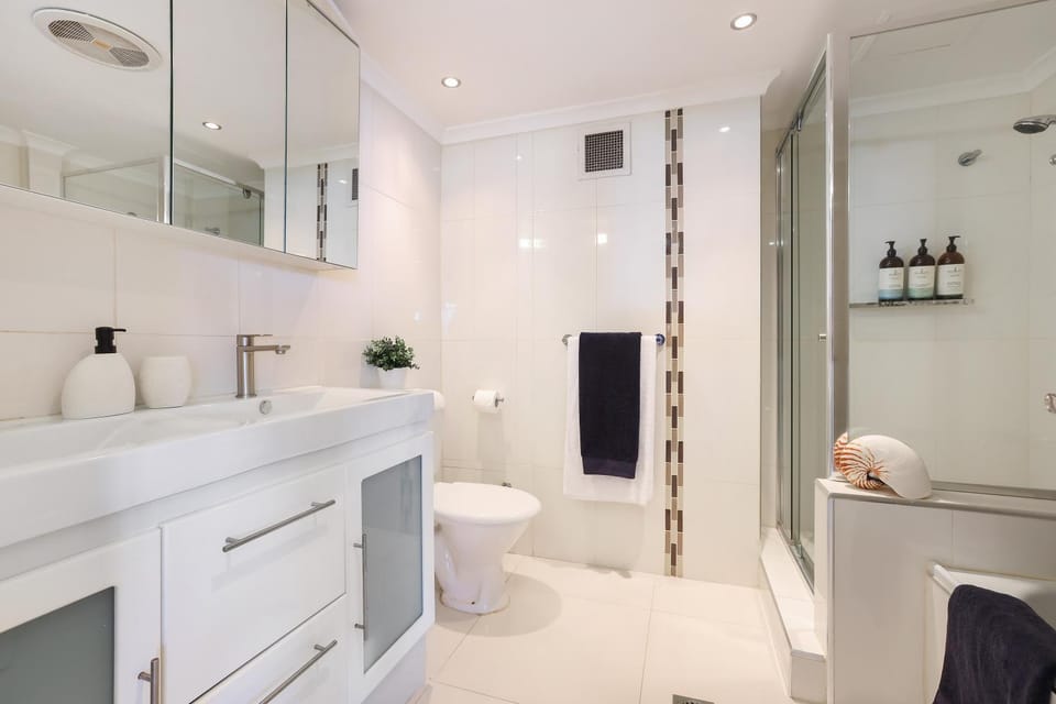 ABSOLUTE Riverfront 2br apt, Views from every room Apartment in Surfers Paradise