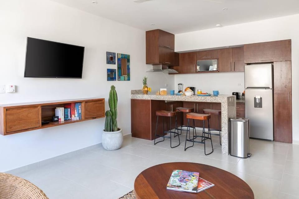 ZAAZIL, JUNGLE VIEW & GREAT POOL 100MB FIBER WIFI! Apartment in State of Quintana Roo