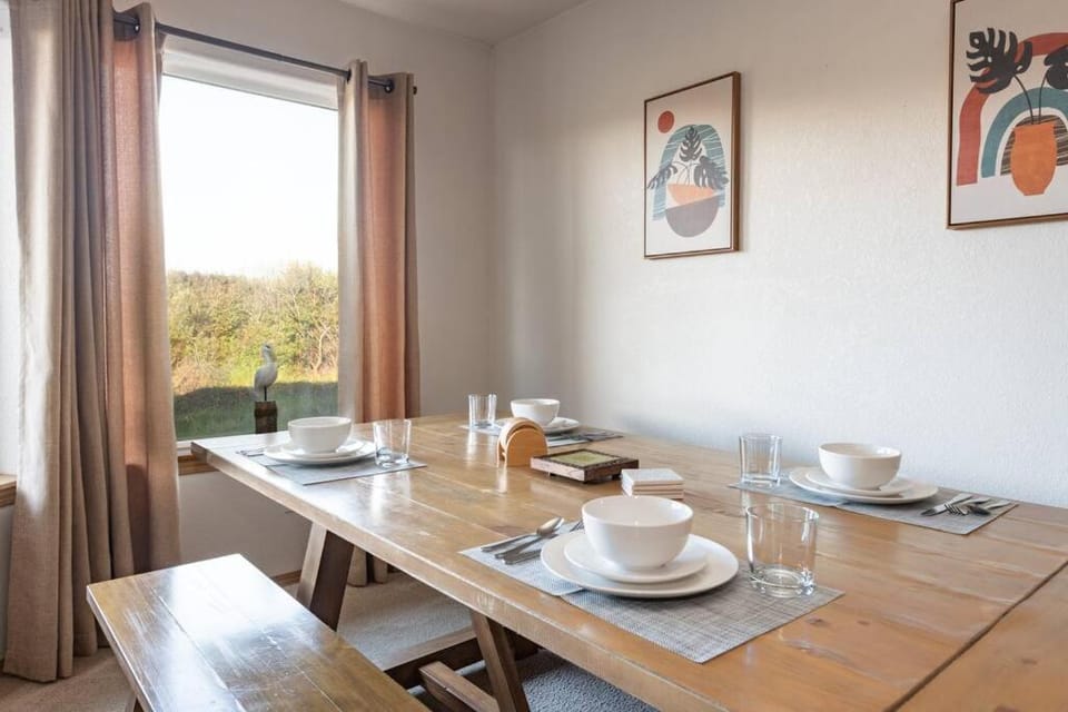 Cozy 2 bedroom condo walking distance from the beach Apartment in Ocean Shores