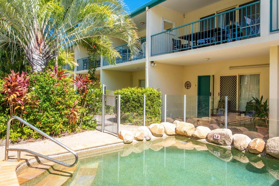 Property building, Swimming pool