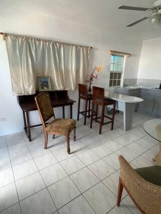 Seating area, Dining area