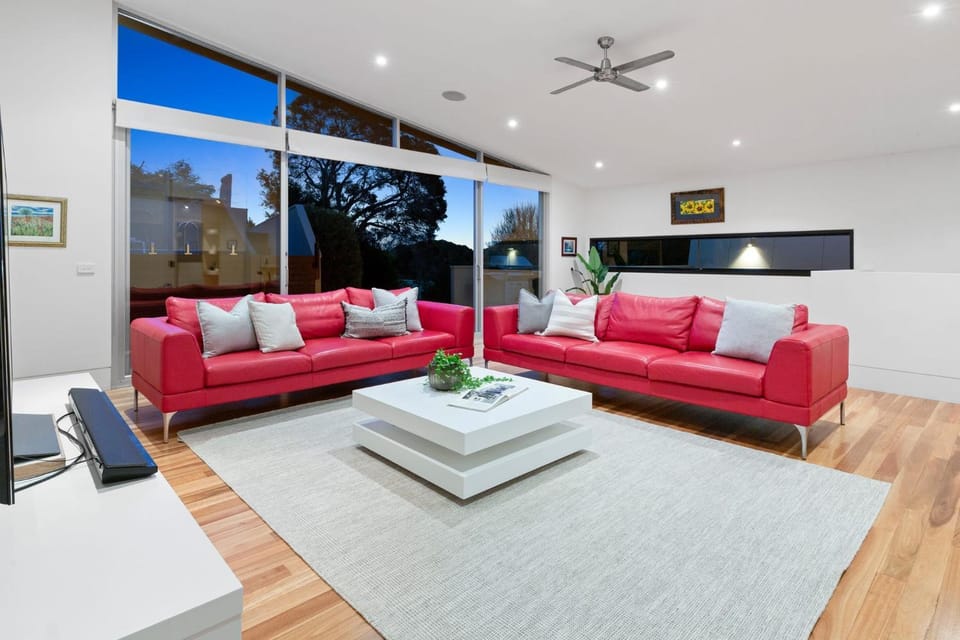 TV and multimedia, Living room, Seating area, fireplace