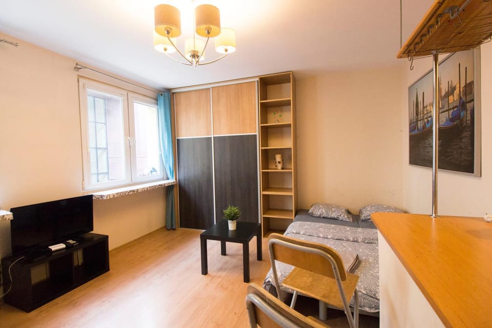TV and multimedia, Kitchen or kitchenette, Seating area, hair dresser