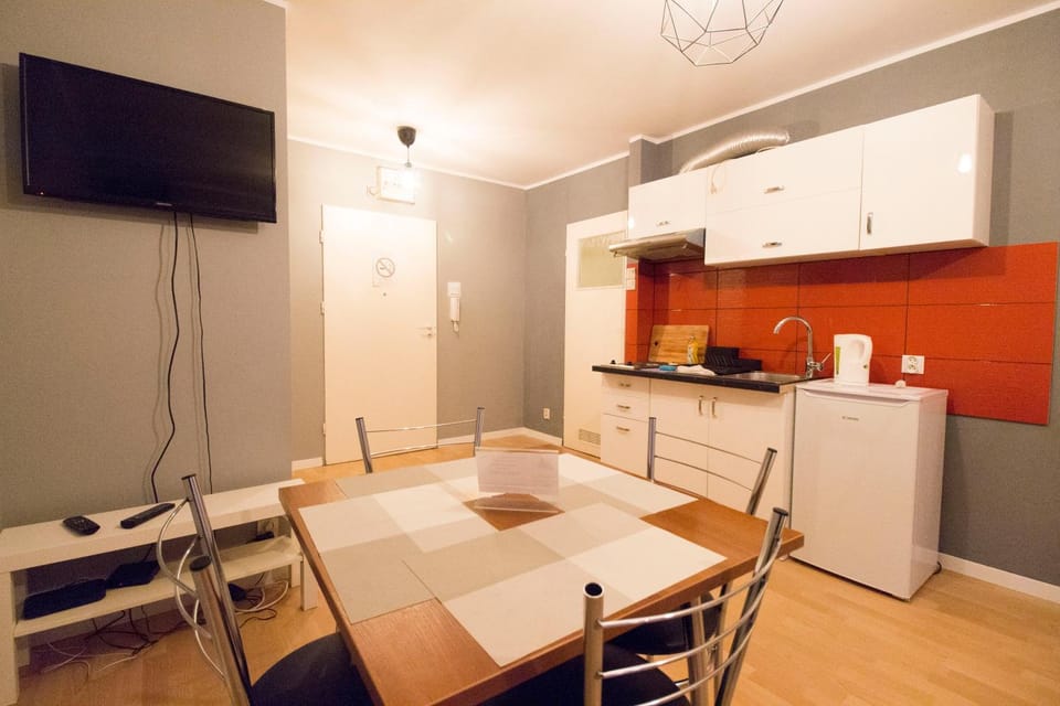 TV and multimedia, Kitchen or kitchenette, Dining area, oven