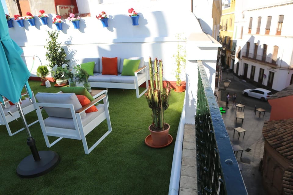 View (from property/room), Balcony/Terrace, City view, Garden view, Landmark view, Street view