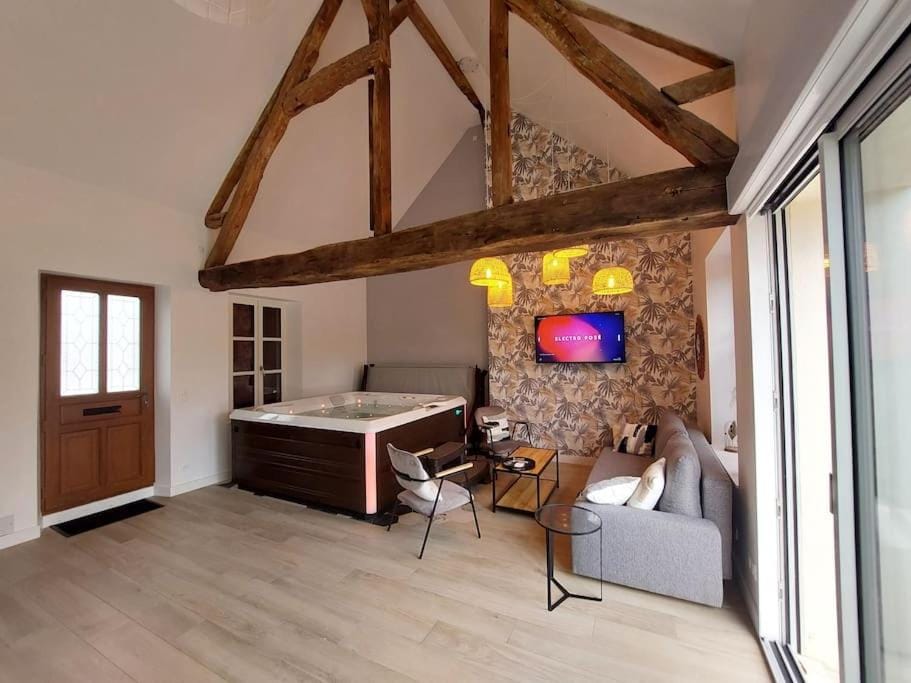 L'incontournable - Loiret Spa House in Centre-Val de Loire