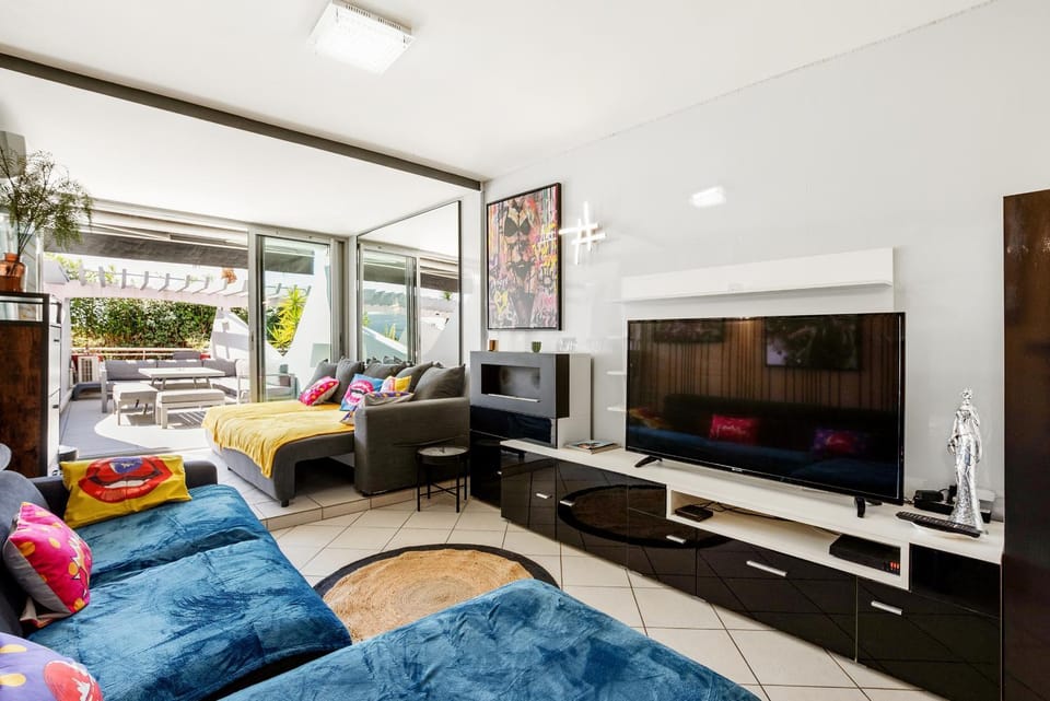 Communal lounge/ TV room