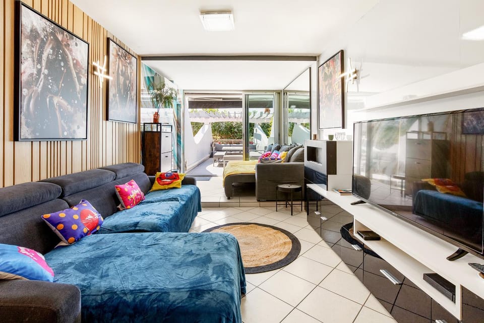 Communal lounge/ TV room