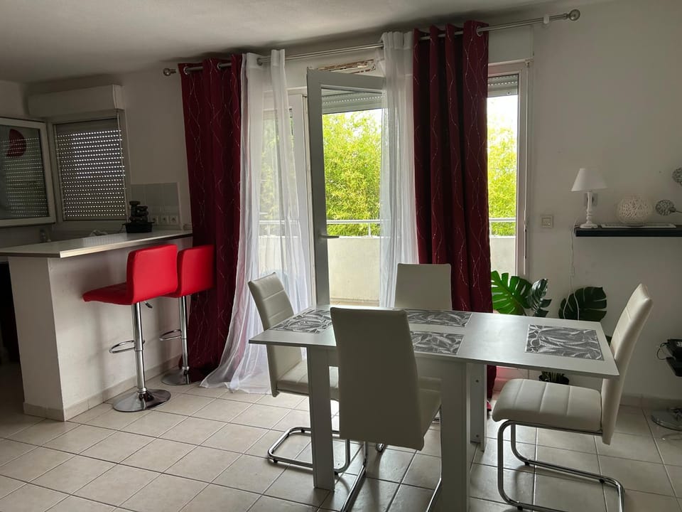 APPT MONTPELLIER 2 CHAMBRES et 10 minutes des Plages Vacation rental in Lattes