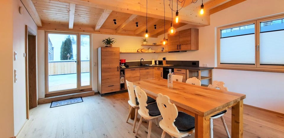 Living room, Breakfast, kitchen