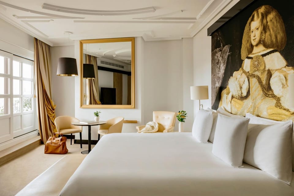 Bed, TV and multimedia, Balcony/Terrace, Bedroom