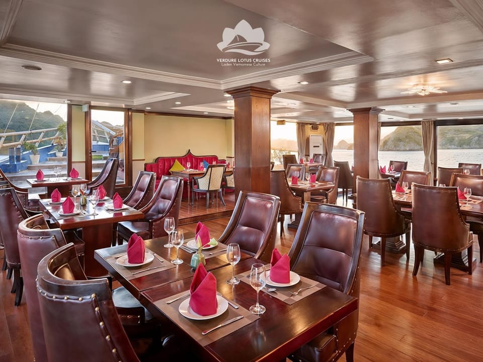 Restaurant/places to eat, Dining area