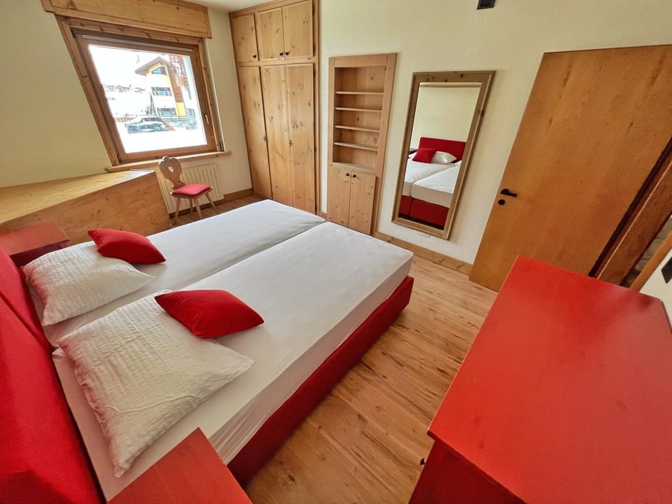 Bed, Bedroom, wardrobe