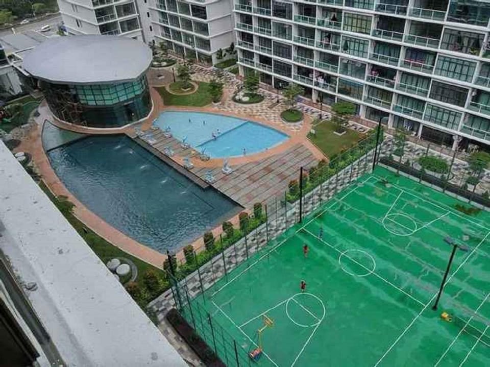 Property building, Day, Bird's eye view, Pool view, Swimming pool