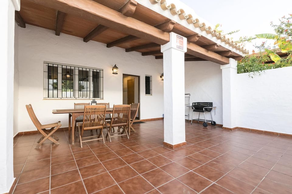 Patio, BBQ facilities, Dining area