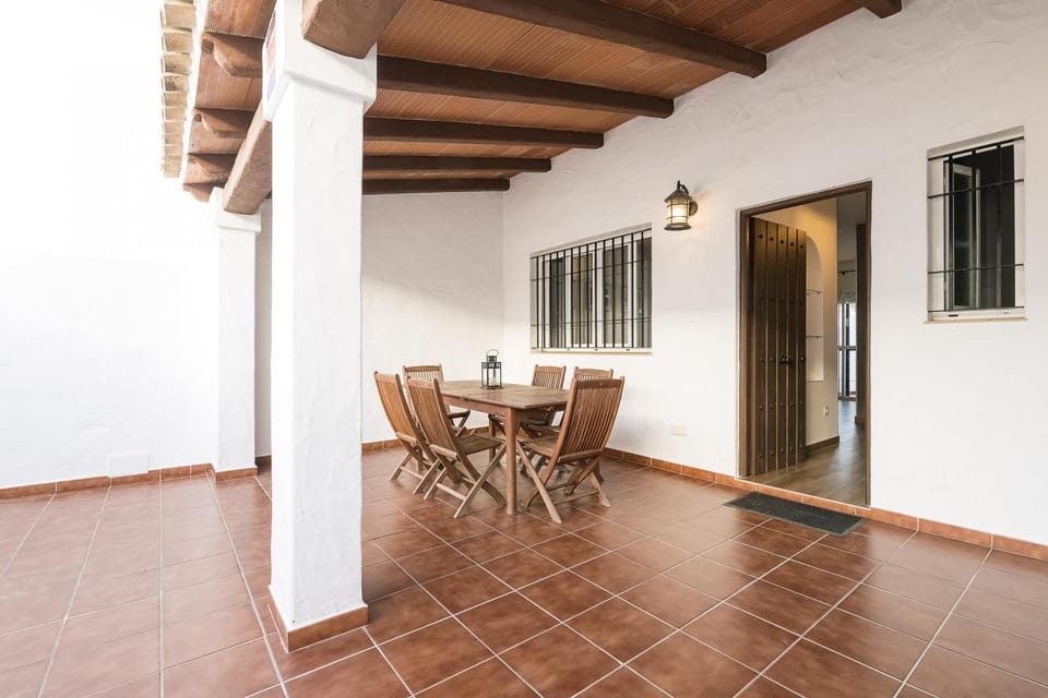 Patio, Dining area