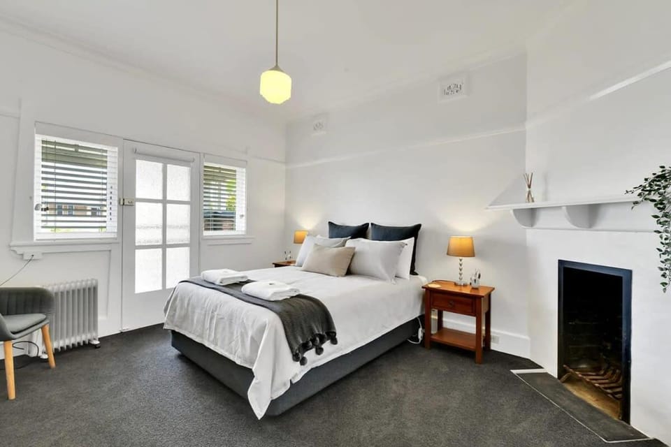 Oasis on Warrendine - Pet Friendly, Close to CBD House in Orange