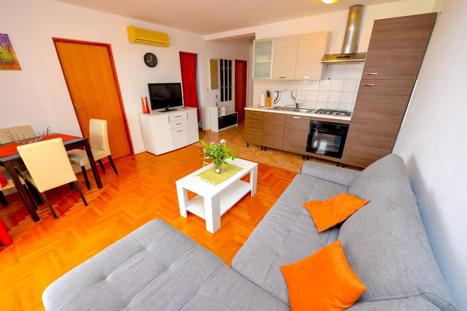 TV and multimedia, Kitchen or kitchenette, Living room, Seating area, Dining area, pet friendly