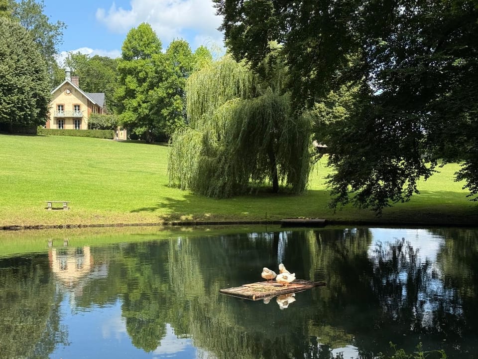 La Maison du Cavalier, Chateau de lAvenue House in Normandy