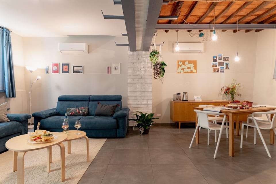 Living room, Dining area, air conditioner