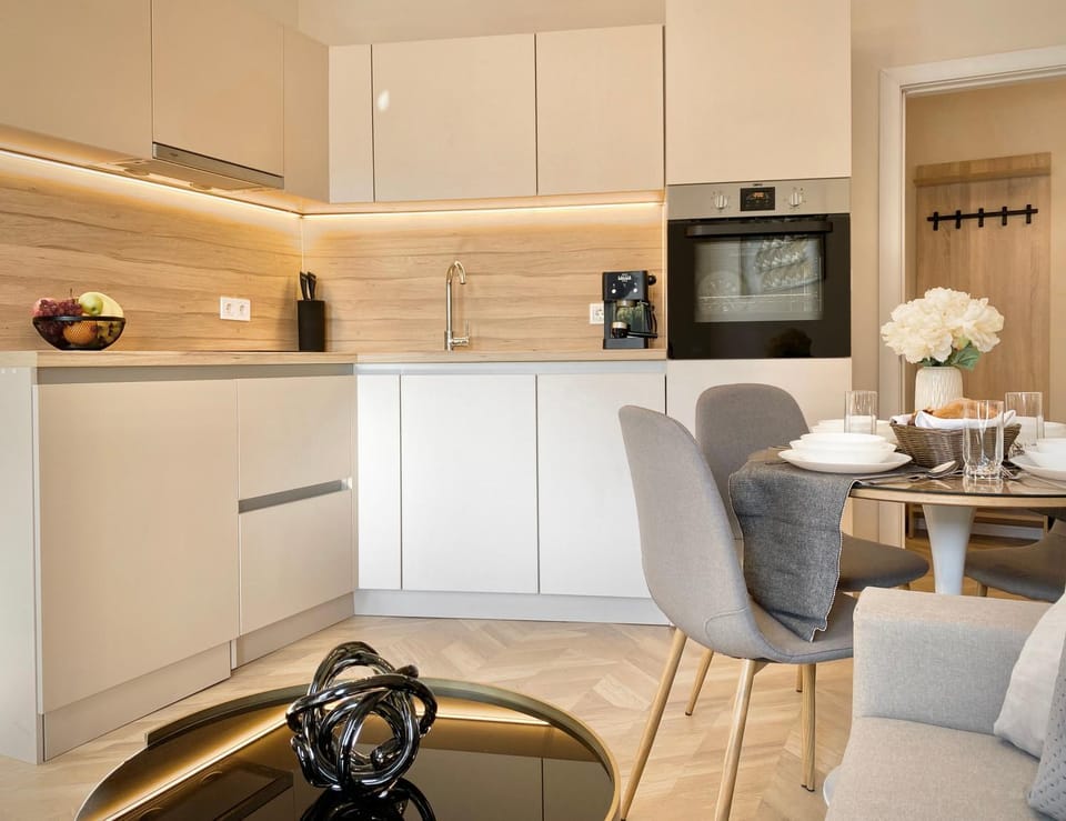 TV and multimedia, Kitchen or kitchenette, Living room, Seating area, Dining area, minibar, pet friendly