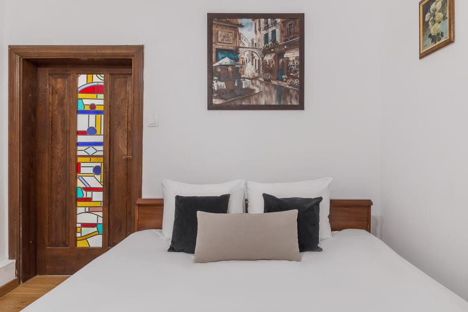 Bed, Decorative detail, Bedroom