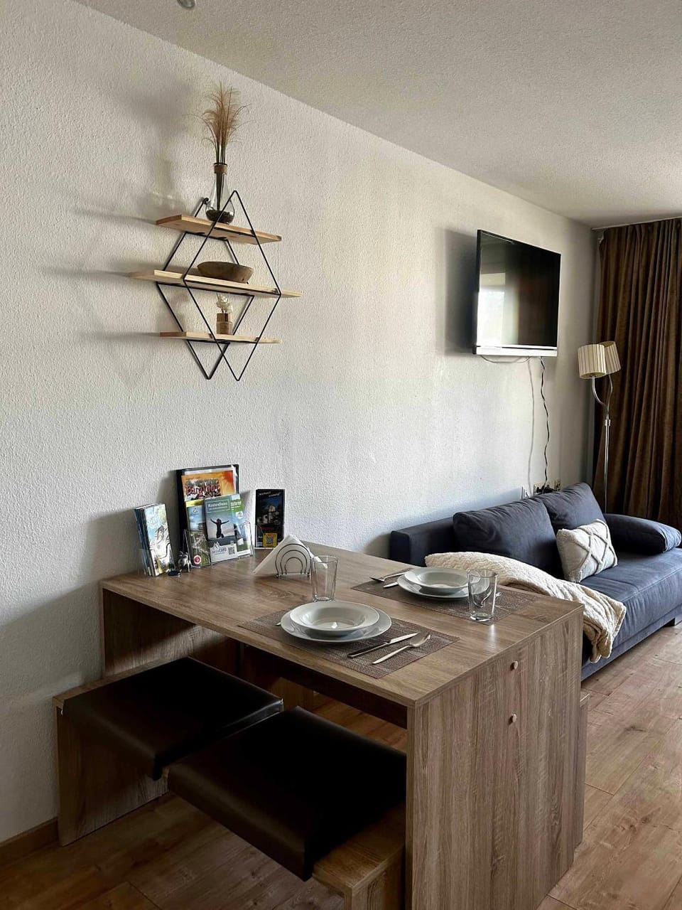 TV and multimedia, Seating area