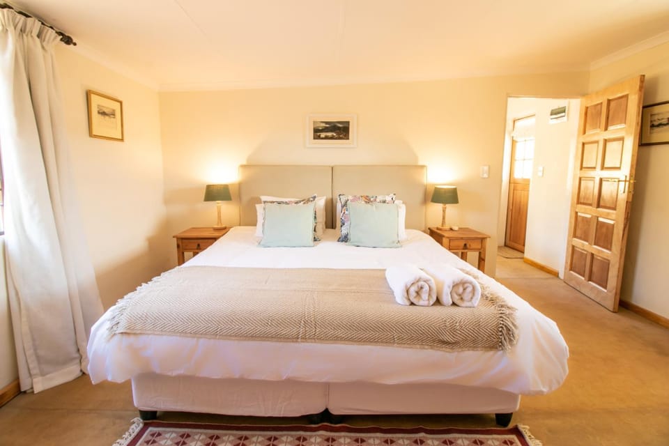 Bedroom, towels