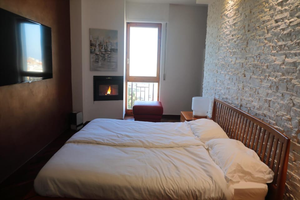 Bedroom, flat iron