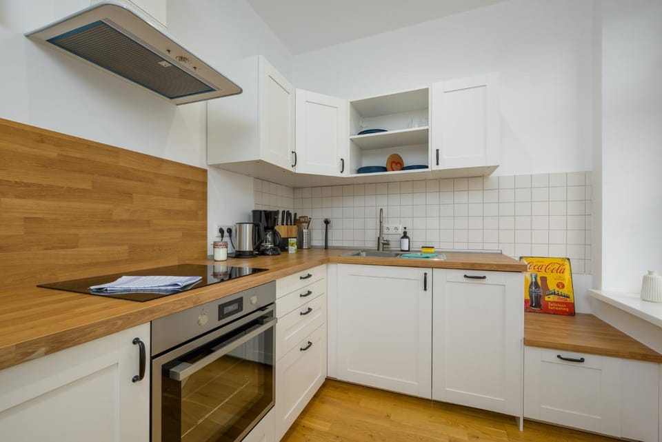 Coffee/tea facilities, Kitchen or kitchenette, pet friendly, stove