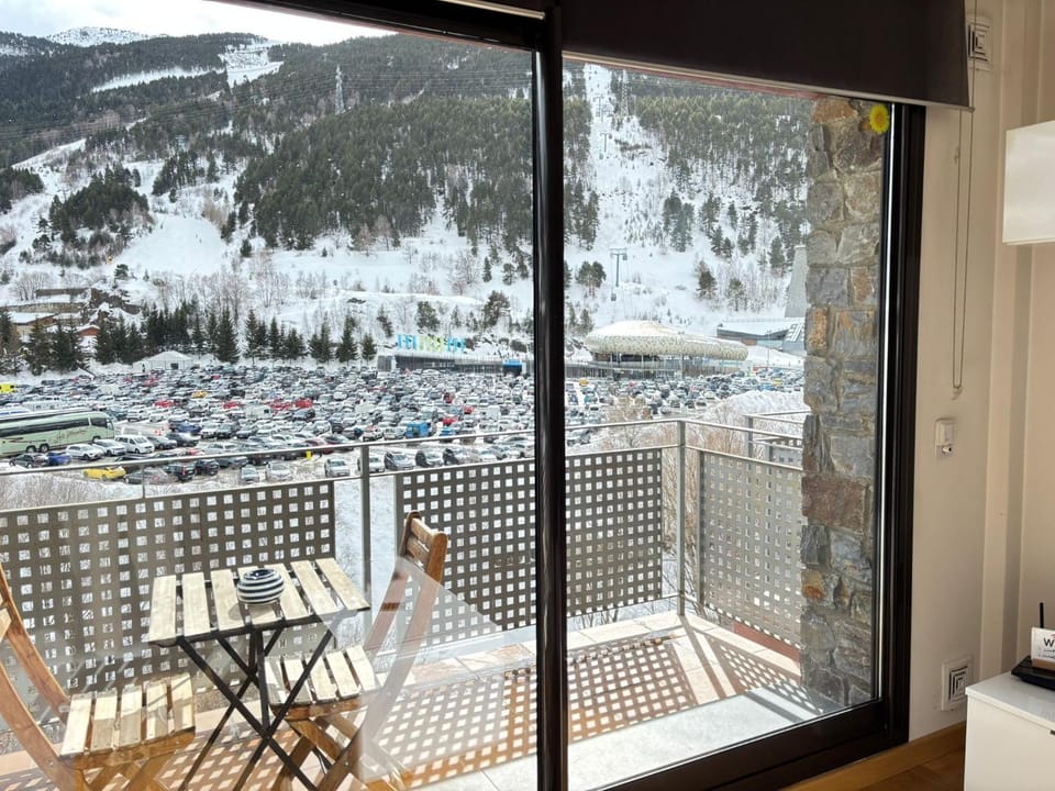 Day, Natural landscape, Winter, View (from property/room), Balcony/Terrace, Dining area, Mountain view, Parking